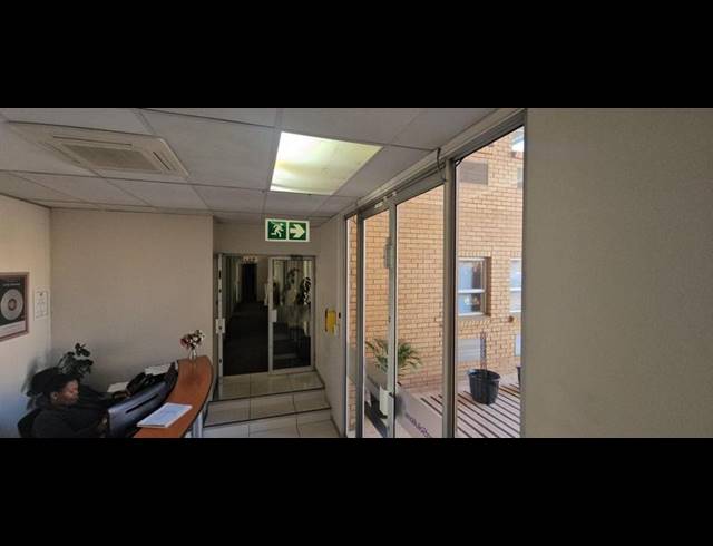 BUSINESS PROPERTY TO RENT IN HALFWAY GARDENS